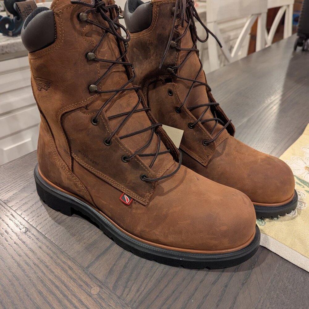 NEW Red Wing DynaForce® Men's 8-inch Waterproof Safety Toe Boot Size 13